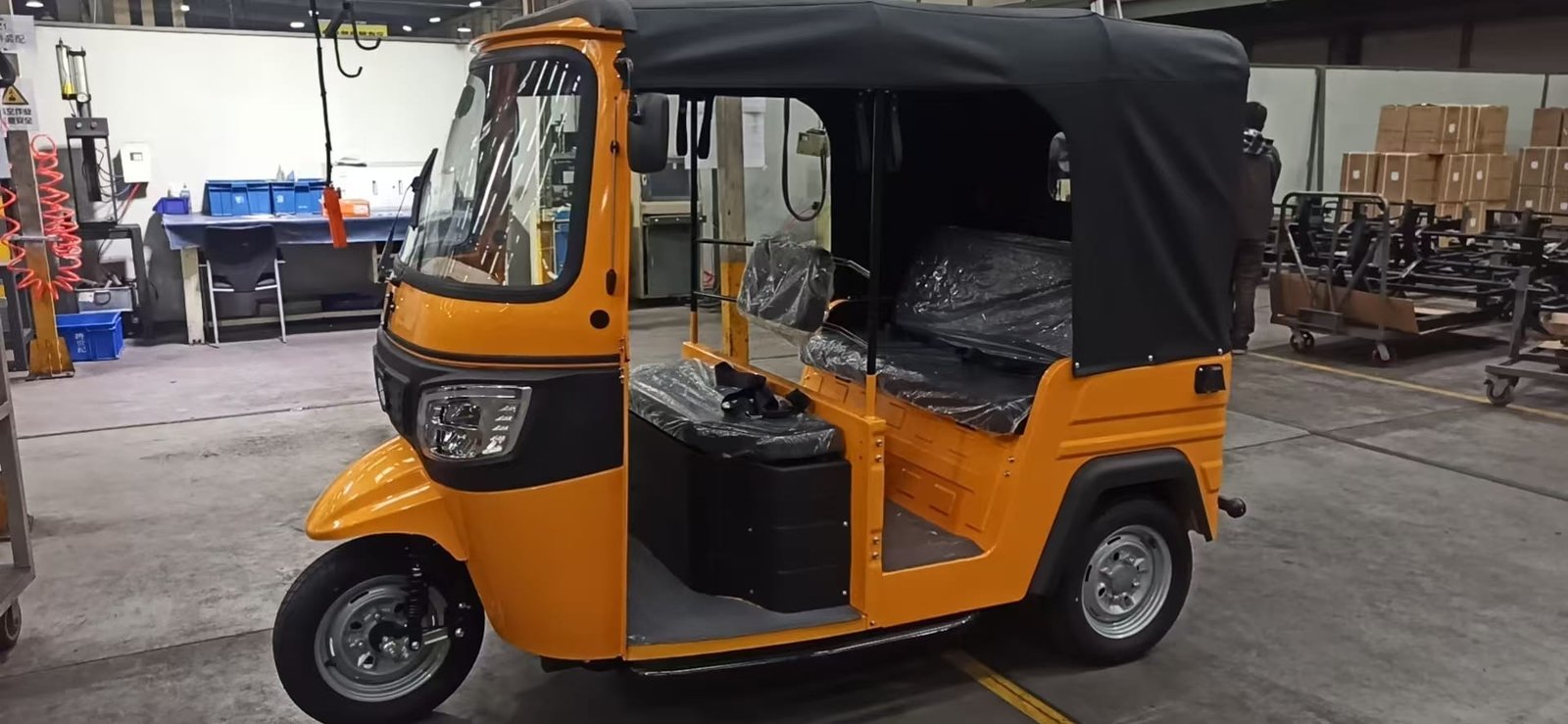 TUK TUK Auto Rickshaw thumbnail 2