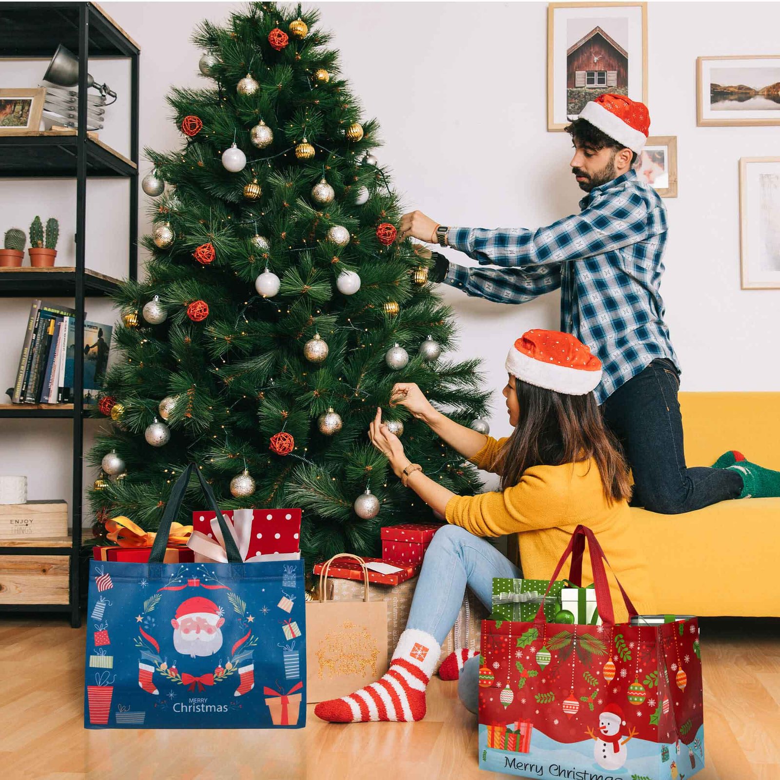 12pk Christmas Gift Bags thumbnail 8